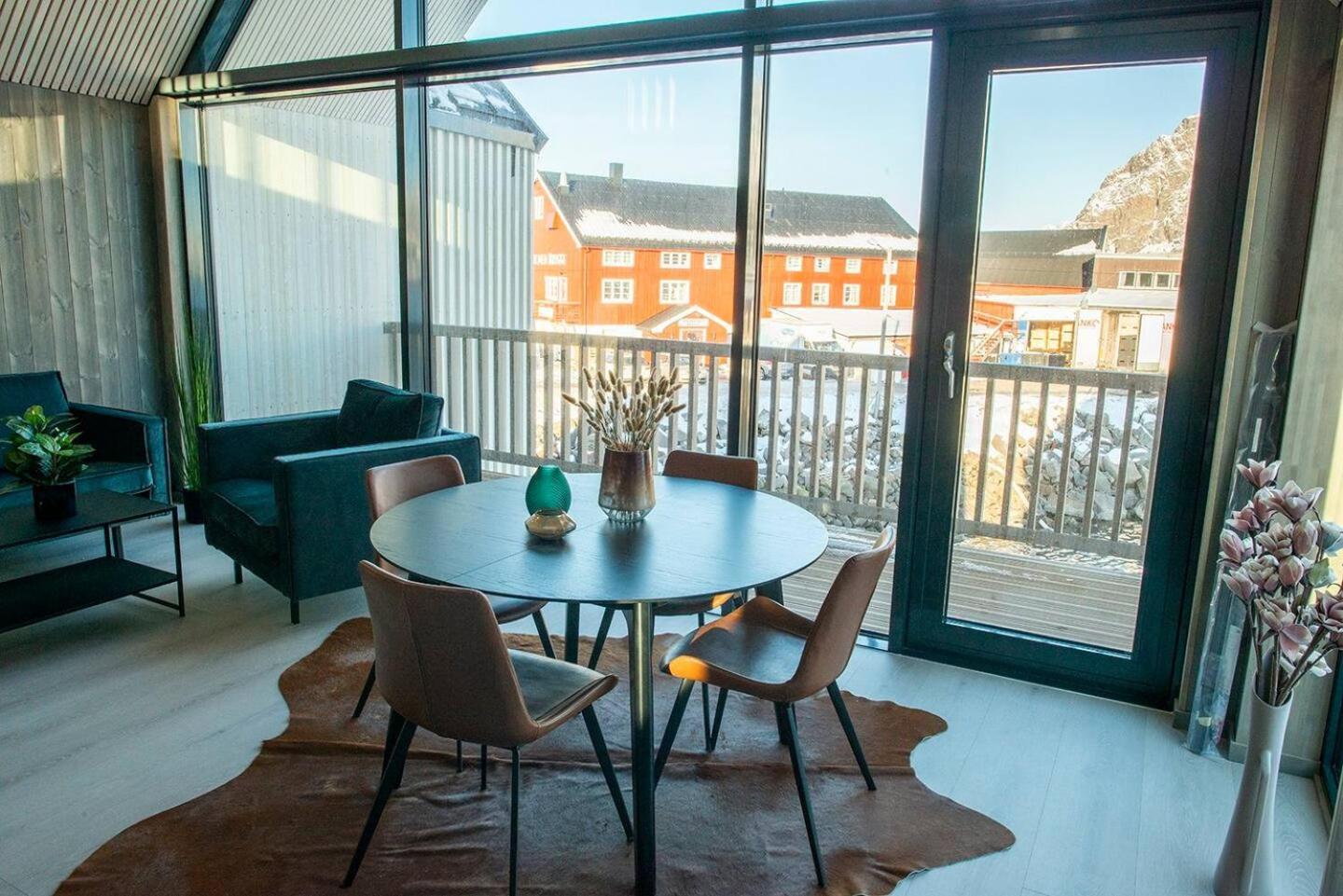 Ny Leilighet I Henningsvaer! Bagian luar foto