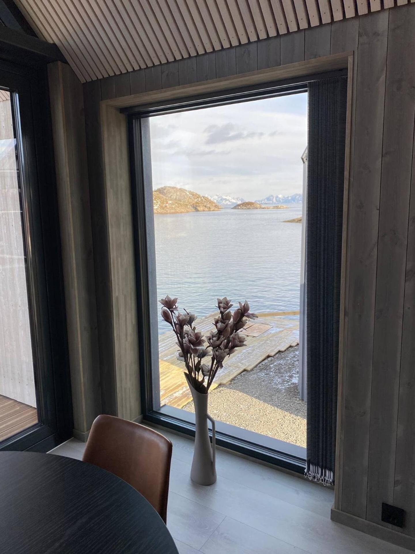 Ny Leilighet I Henningsvaer! Bagian luar foto