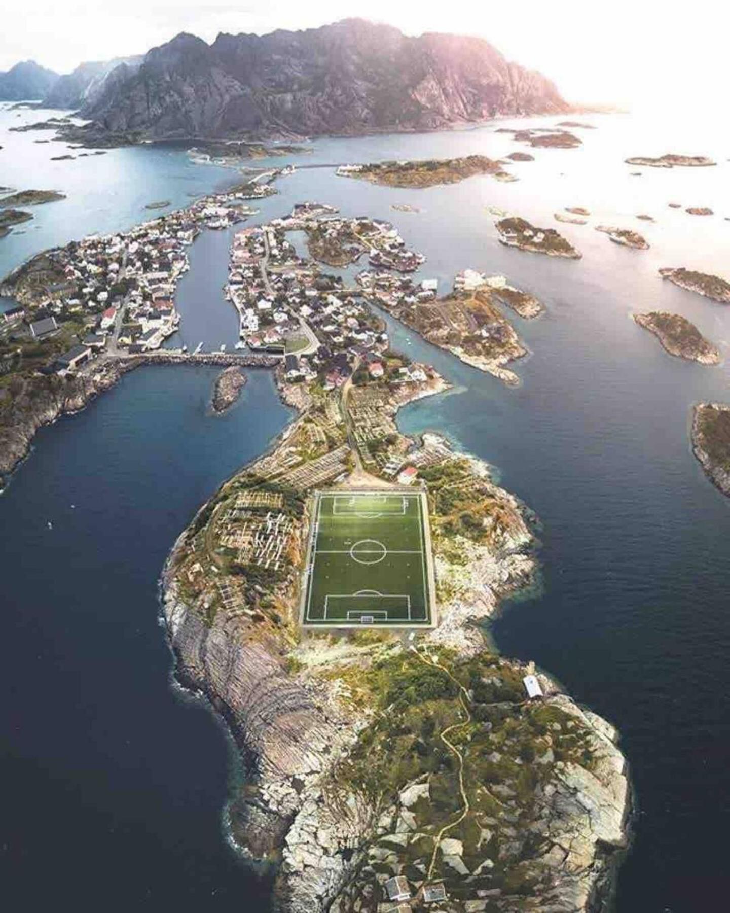 Ny Leilighet I Henningsvaer! Bagian luar foto